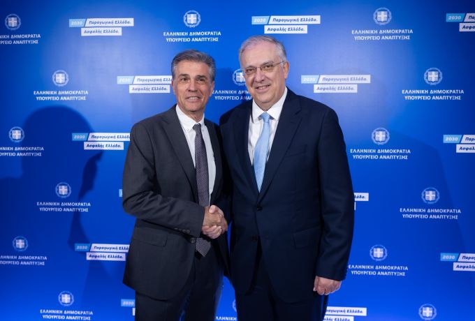 Ο Πρόεδρος του Επιμελητηρίου Κορινθίας, Παναγιώτης Λουζιώτης, στην εκδήλωση  του Υπουργείου Ανάπτυξης για τον Αναπτυξιακό Νόμο.